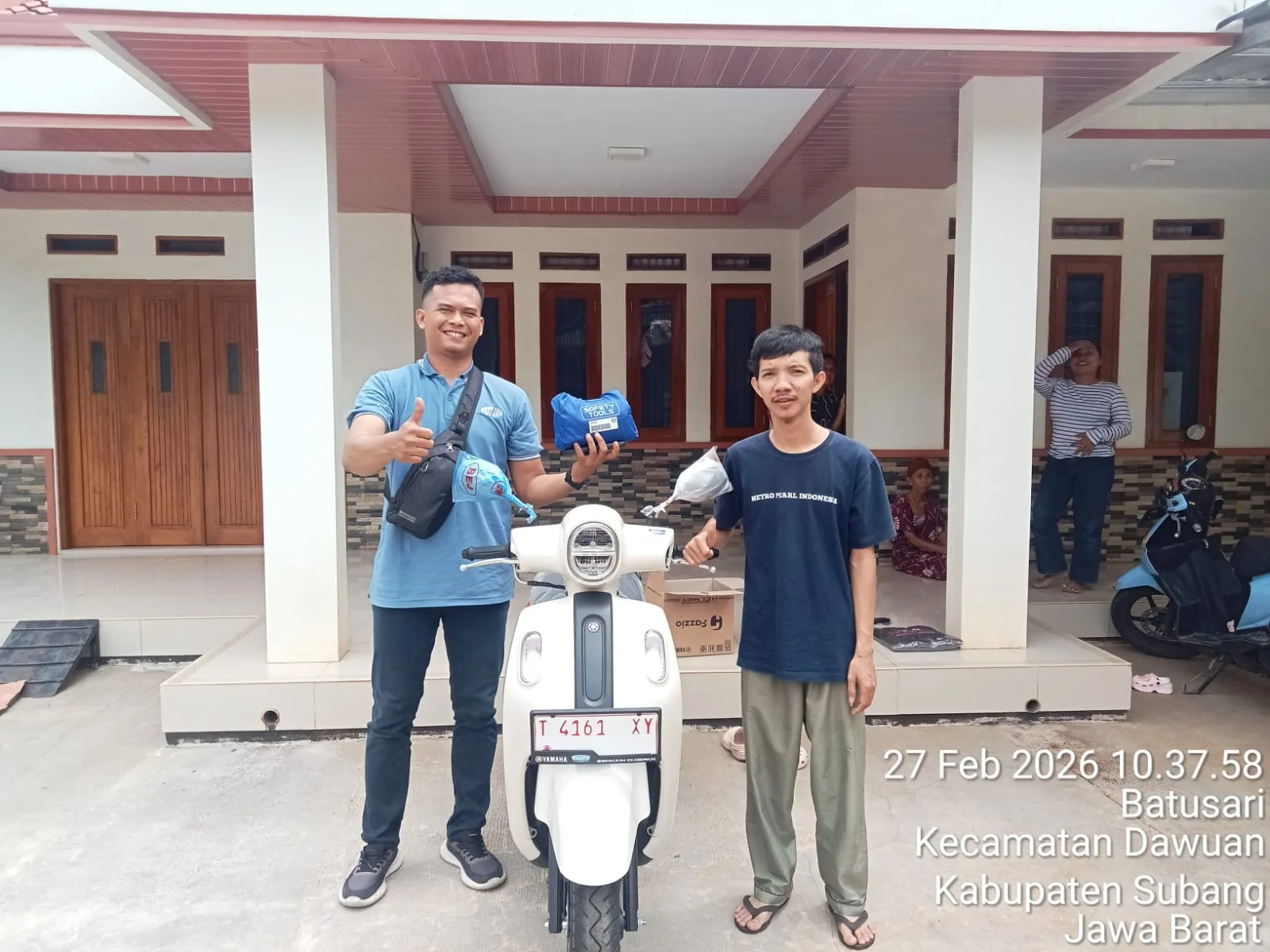 Penyerahan motor oleh Jejen Jaenal Aripin