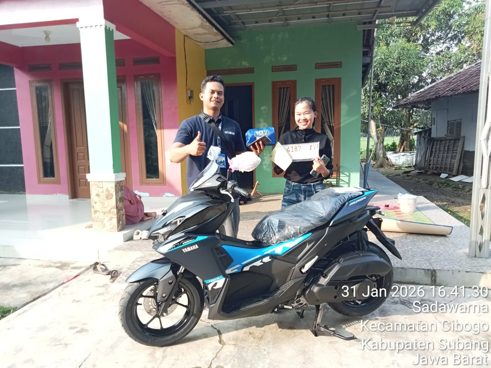 Penyerahan motor oleh Jejen Jaenal Aripin
